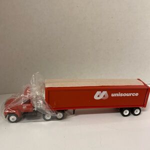 Vtg. Winross Red 10” Metal Die Cast Tractor Trailer Truck Unisource Made in USA